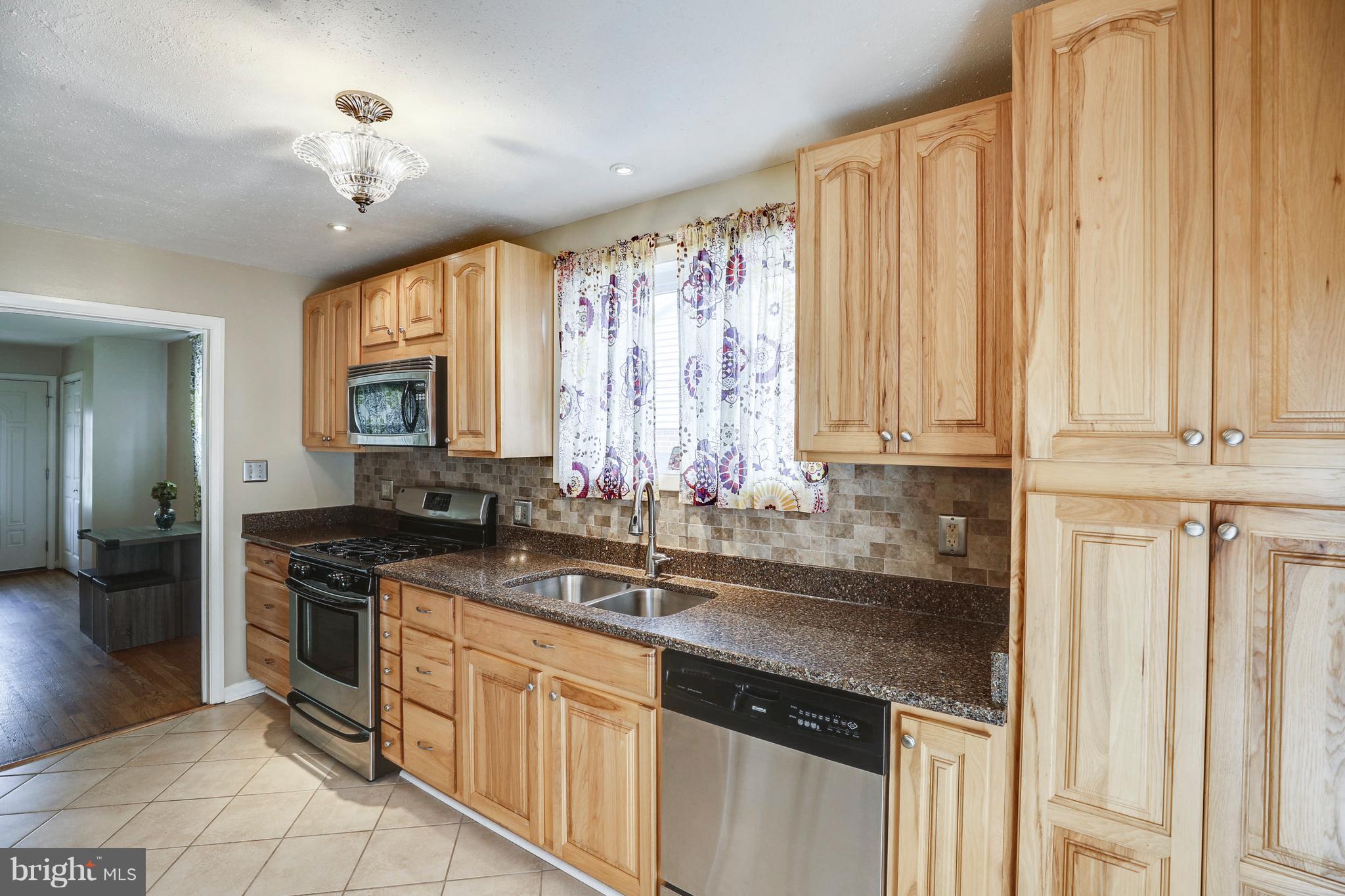 221 Chelsea Road Pasadena, MD 21122 - Photo 7 of 30 Kitchen