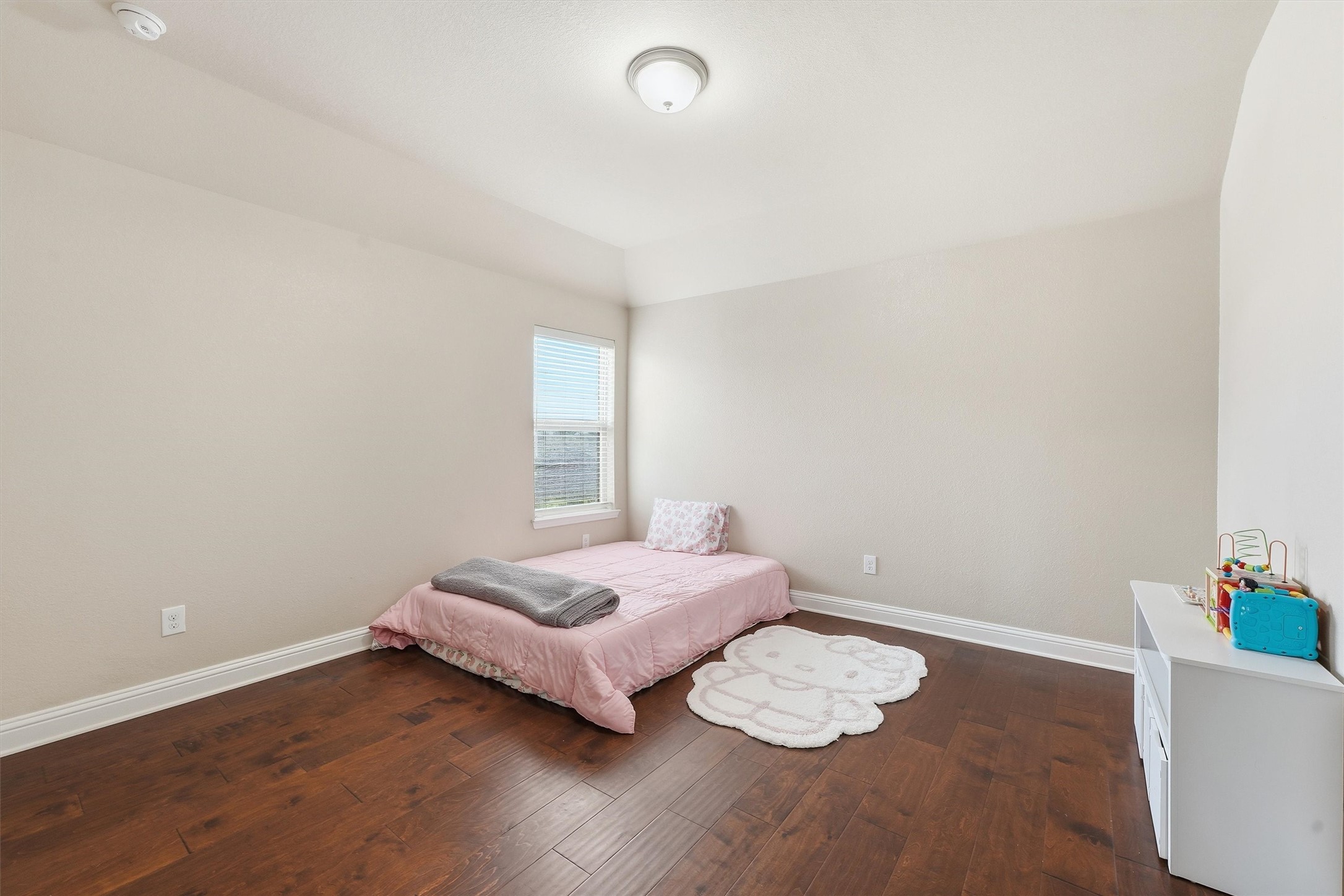 1908 Sunset Terrace Lane Pearland, TX 77089 - Photo 19 of 35 Bedroom 2 - spacious secondary bedrooms.