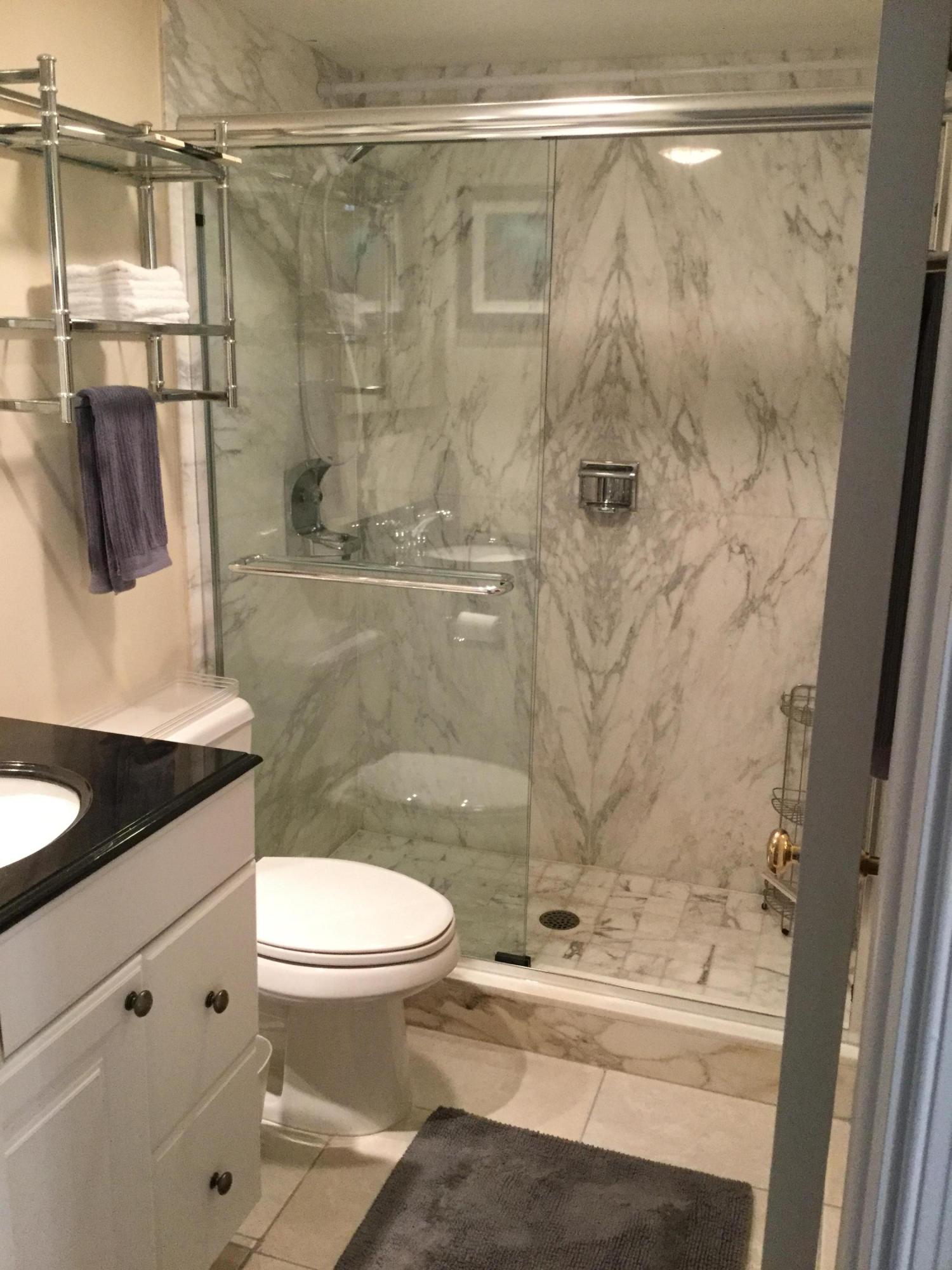 375 South Beach Road, Unit 901 PHA Tequesta, FL 33469 - Photo 23 of 23 Guest bath