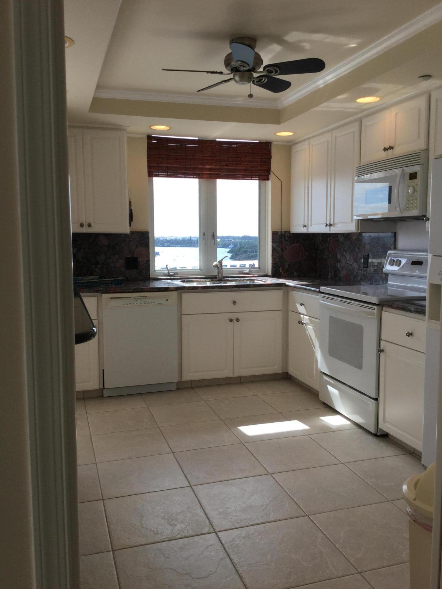 375 South Beach Road, Unit 901 PHA Tequesta, FL 33469 - Photo 4 of 23 Kitchen