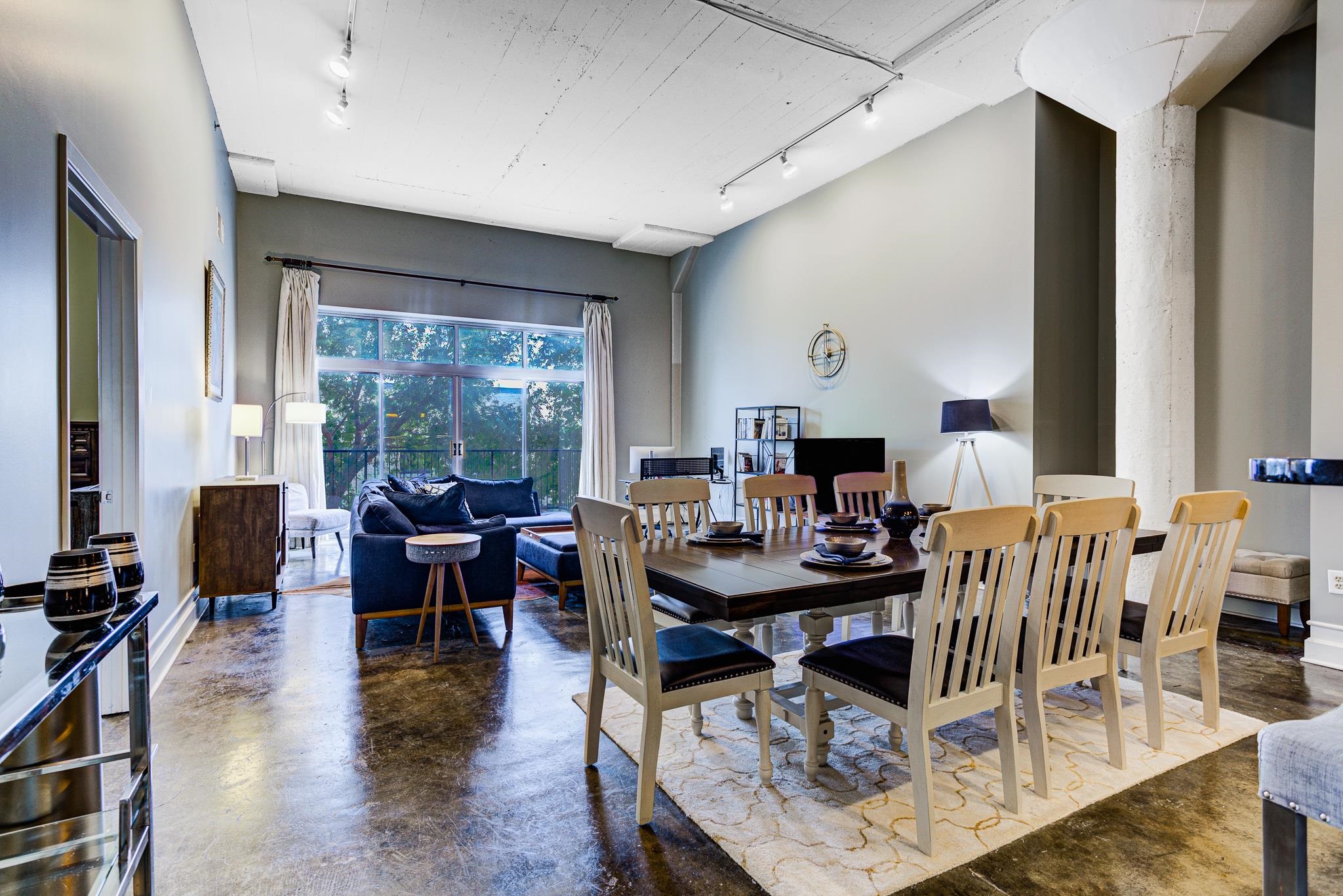 648 Riverside Drive, Unit 219 Memphis, TN 38103 - Photo 2 of 28 Dining area