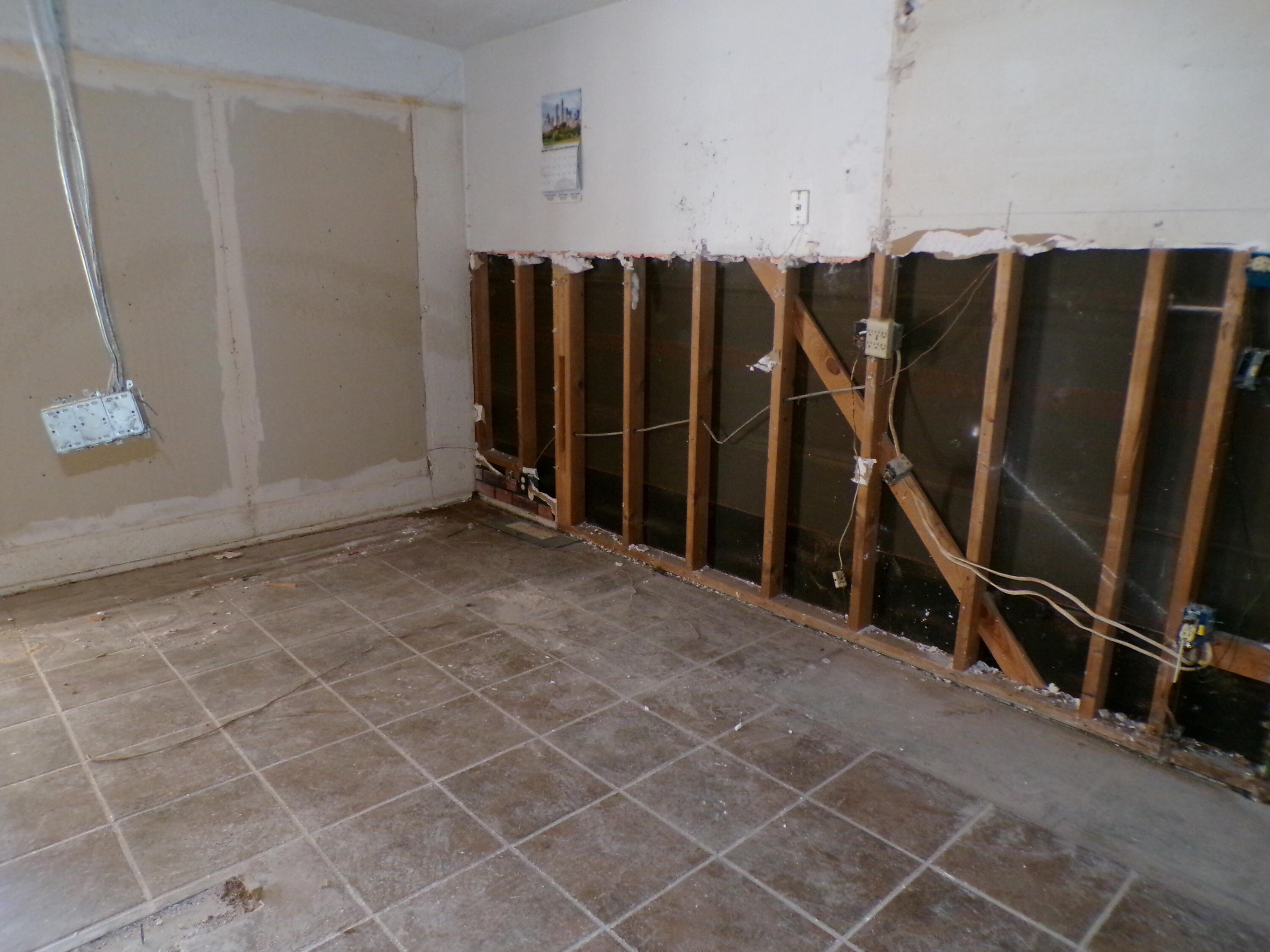 2829 66th Street Lubbock, TX 79413 - Photo 13 of 34 100_0178