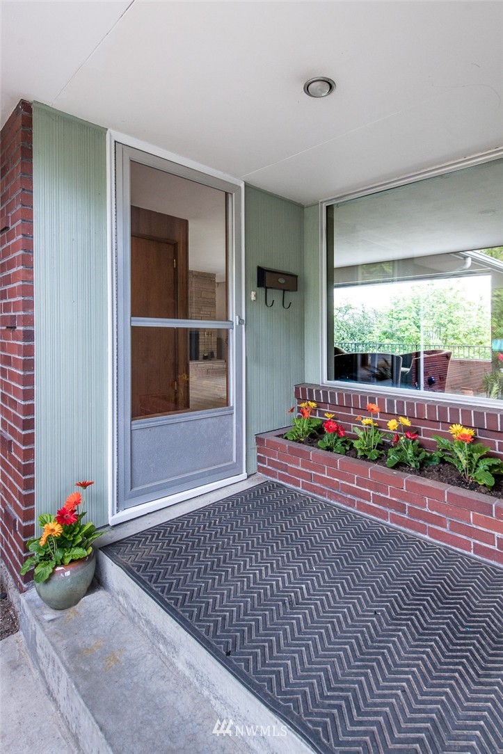 3207 East L Street Tacoma, WA 98404 - Photo 2 of 23