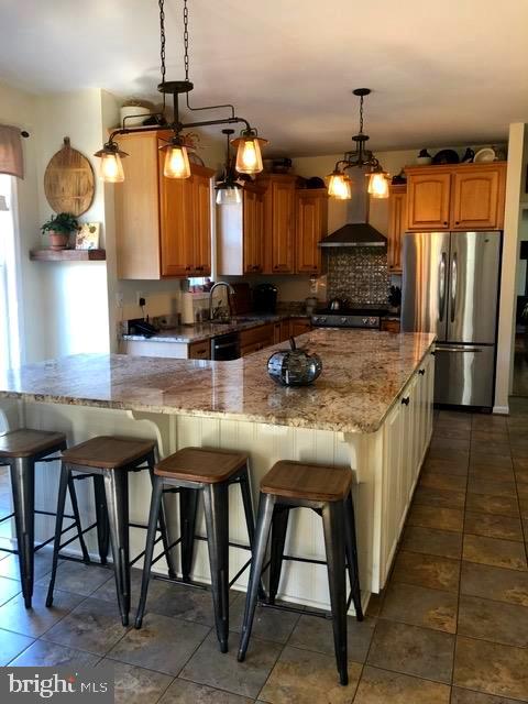 19095 Ridge Road Colonial Beach, VA 22443 - Photo 23 of 57 Alt view of kitchen with granite island.