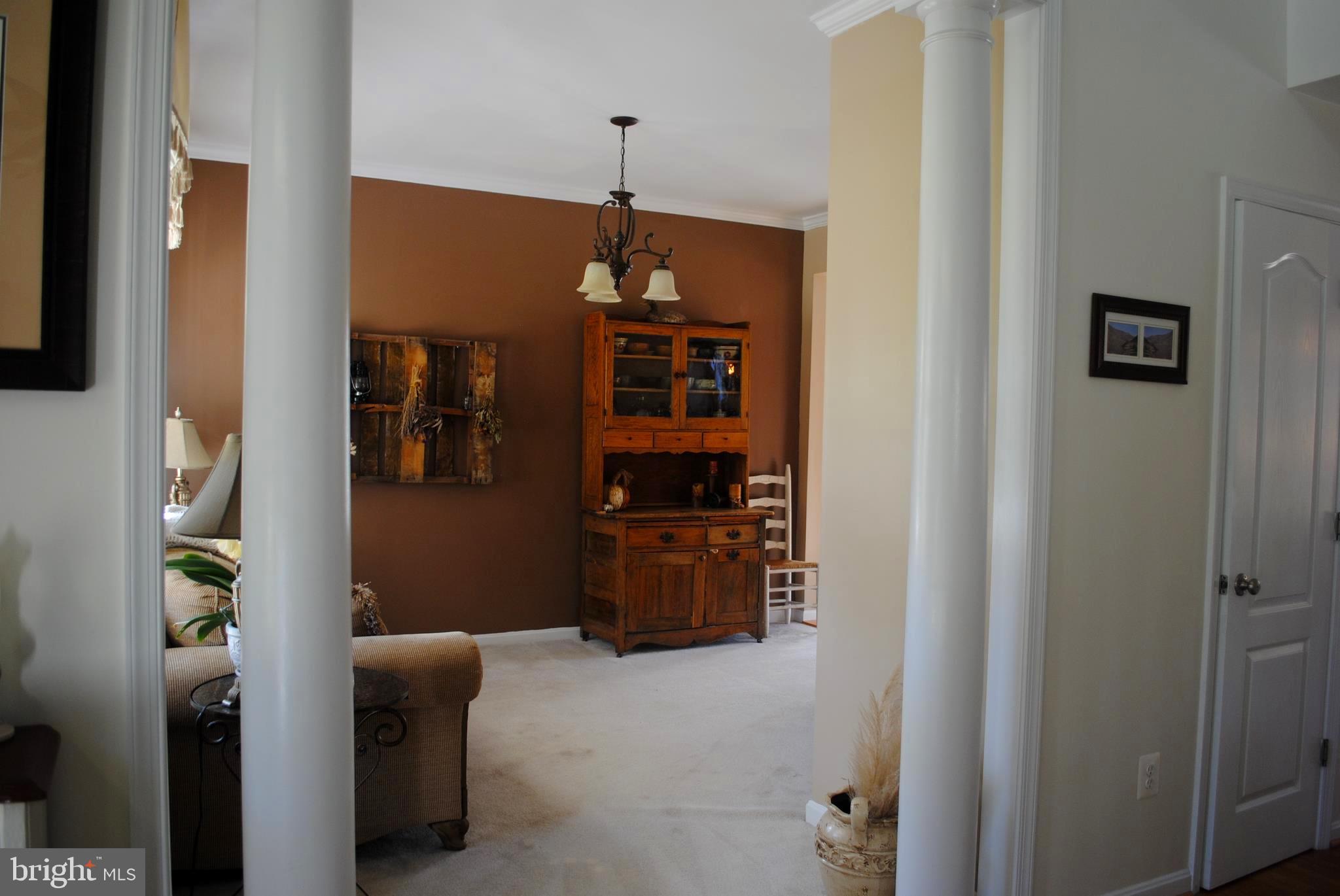 19095 Ridge Road Colonial Beach, VA 22443 - Photo 26 of 57 Den/receiving room.