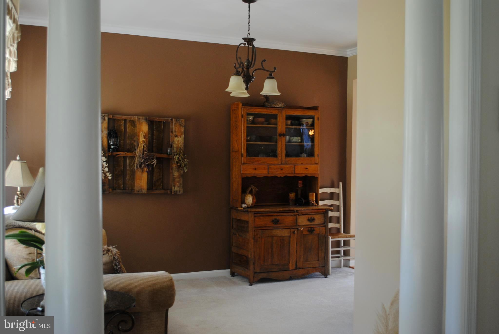 19095 Ridge Road Colonial Beach, VA 22443 - Photo 27 of 57 Alt view of den/receiving room.
