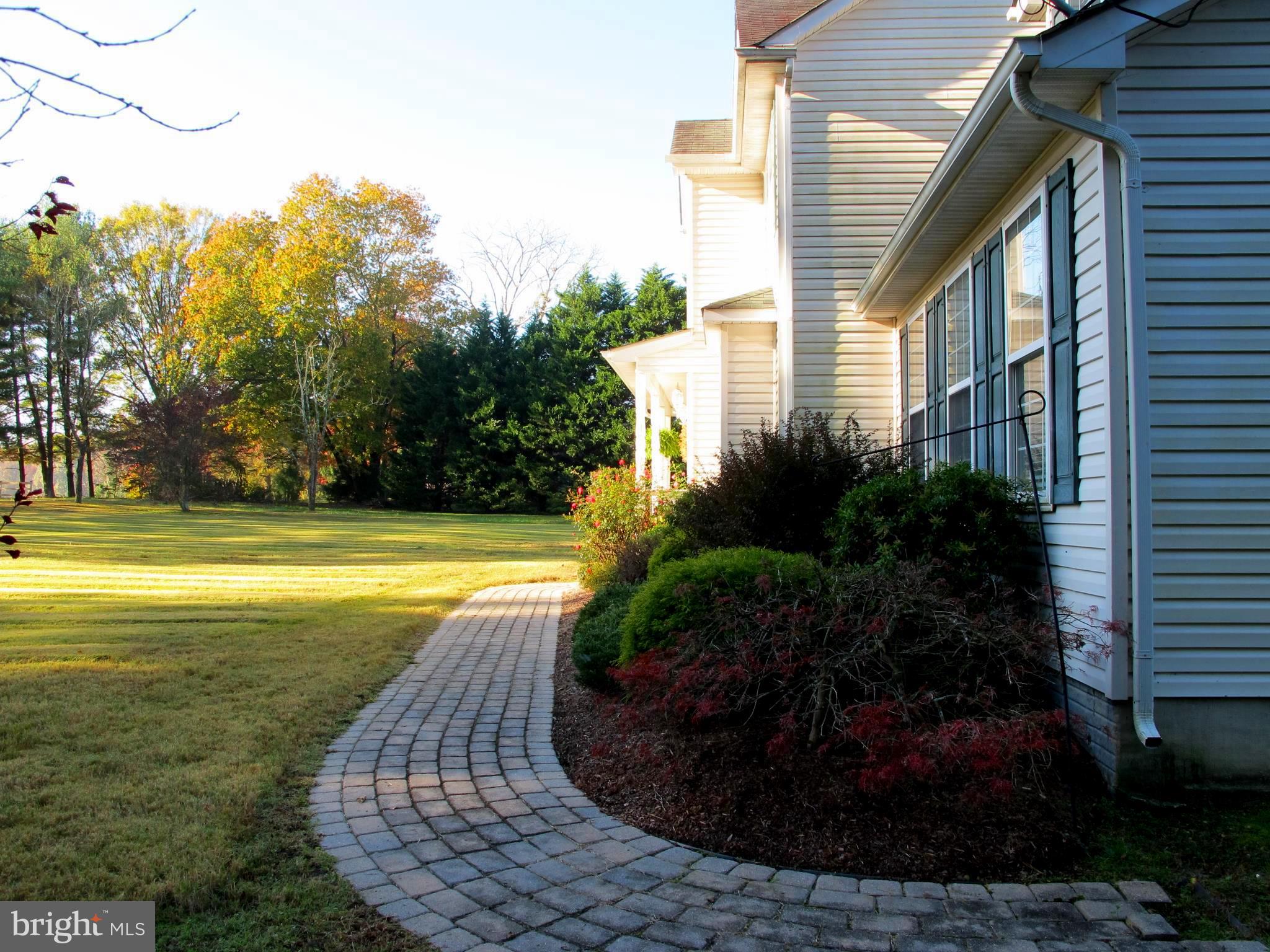 19095 Ridge Road Colonial Beach, VA 22443 - Photo 6 of 57 Alt view front walkway.