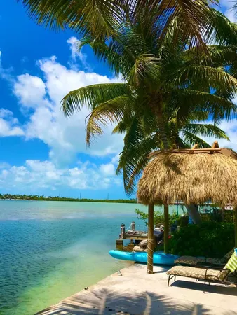 $6,000 | 32 Beach Drive, Key West, FL 33040