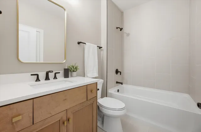 $669,990 | 16550 Kayla Drive, Lemont, IL 60439