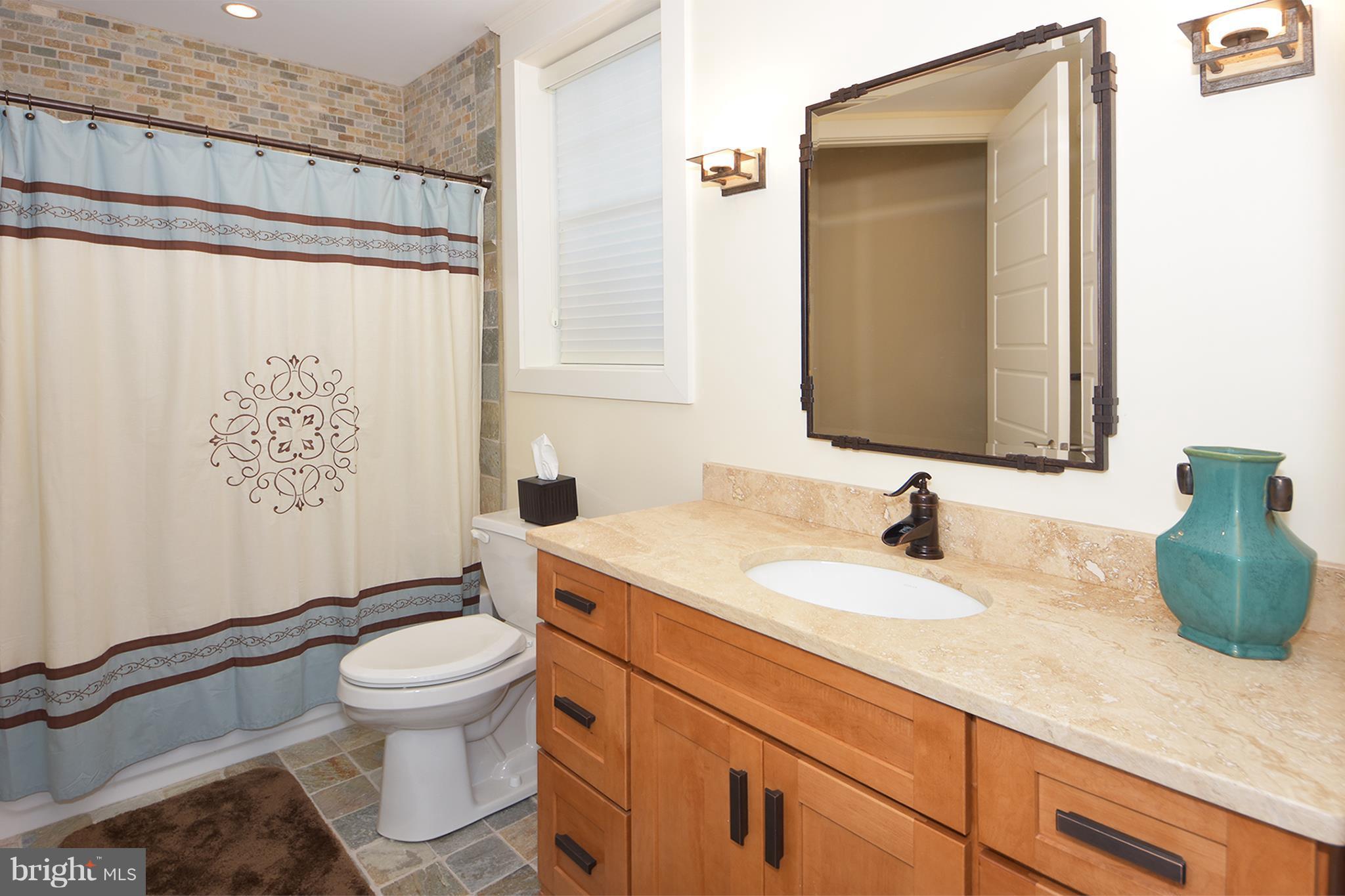 2703 Hambleton Road Riva, MD 21140 - Photo 14 of 27 Bath