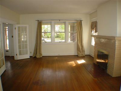 345 Desha Road Lexington, KY 40502 - Photo 9 of 25 Views of the living room taken from the