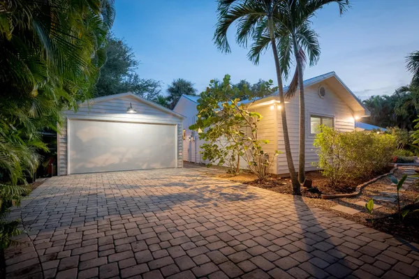 $889,000 | 547 Southwest Riverview Street, Stuart, FL 34994