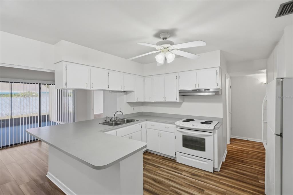 1981 Temple Terrace Clearwater, FL 33764 - Photo 6 of 28