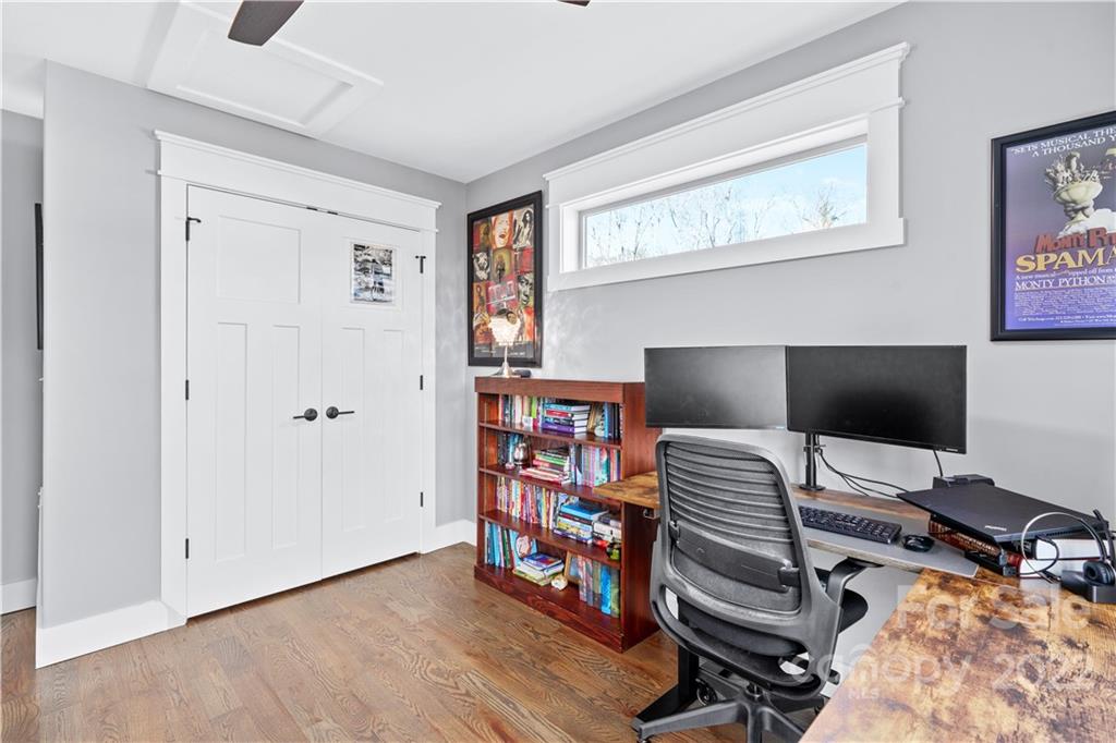 5 Feather Ridge Drive Asheville, NC 28805 - Photo 25 of 32 a bedroom with a workspace