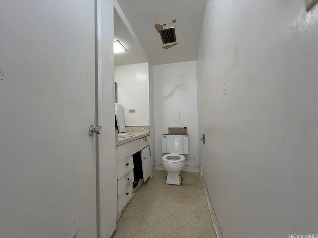 a bathroom with a toilet