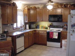 3260 Schoolhouse Road Dover, PA 17315 - Photo 3 of 8 Gallery Image 3