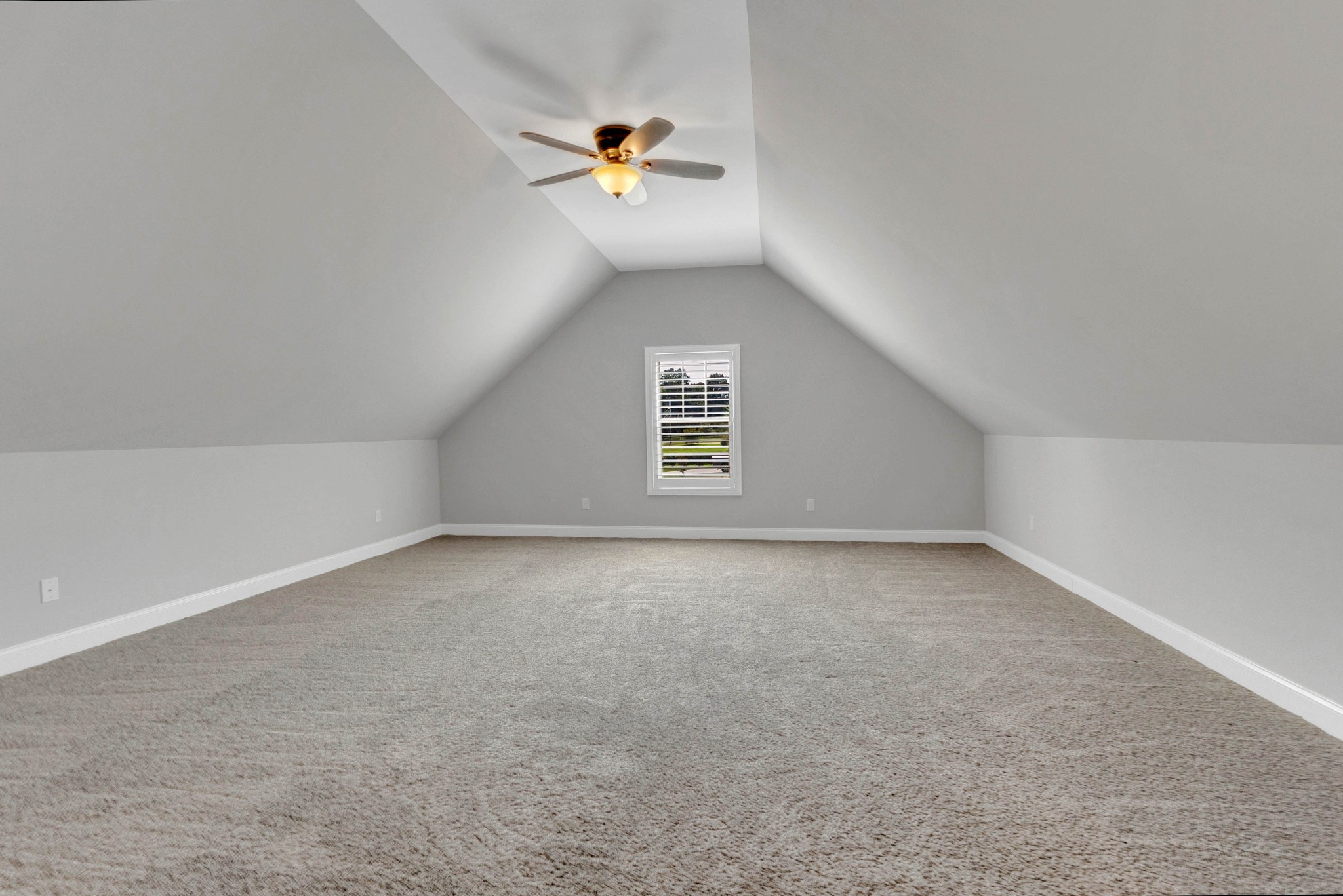 509 Gunn Lane Springfield, TN 37172 - Photo 21 of 48 a view of a big room with windows