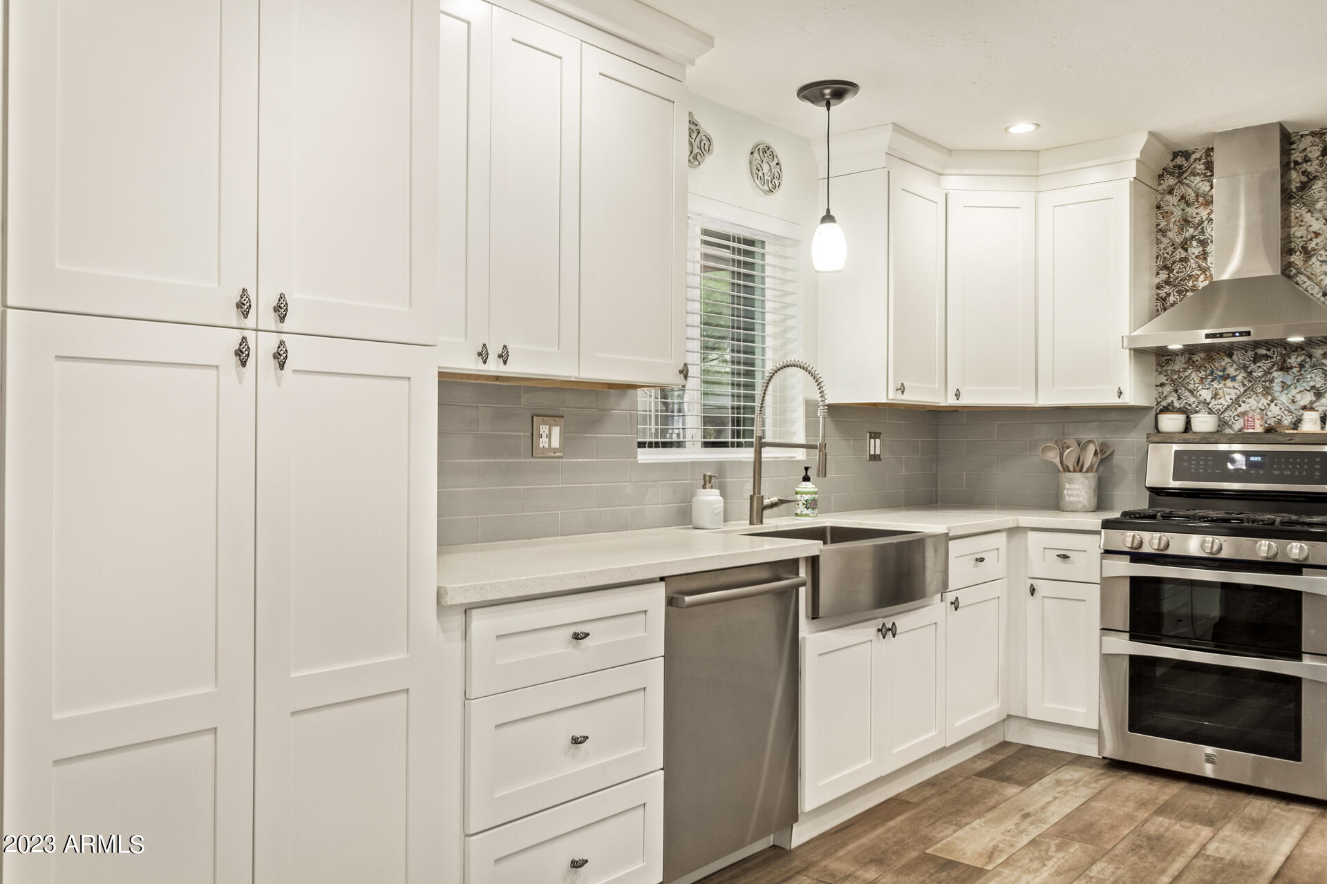 302 East Griswold Road Phoenix, AZ 85020 - Photo 9 of 27 Kitchen