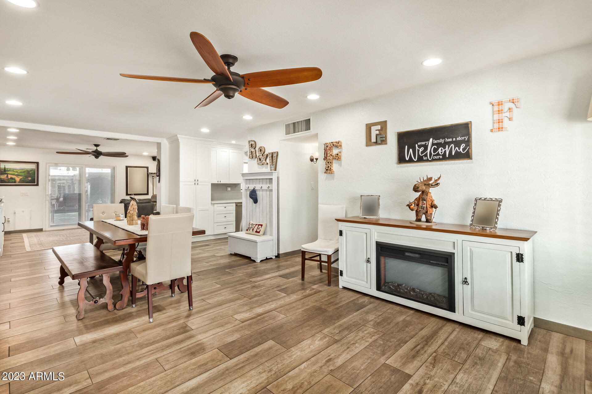 302 East Griswold Road Phoenix, AZ 85020 - Photo 26 of 27 Open floor plan