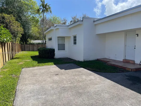 $1,295,000 | 17025 Southwest 80th Court, Palmetto Bay, FL 33157