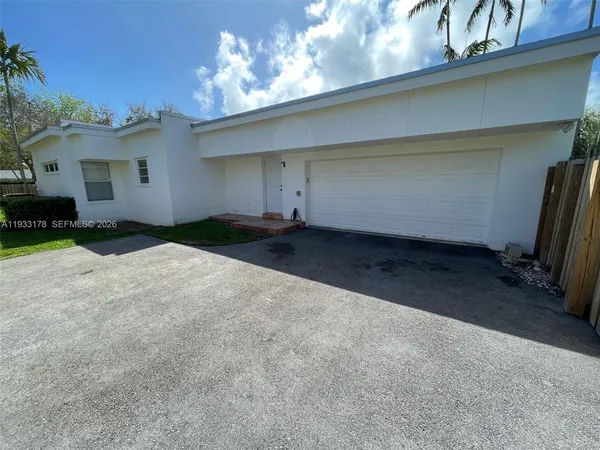 $1,295,000 | 17025 Southwest 80th Court, Palmetto Bay, FL 33157