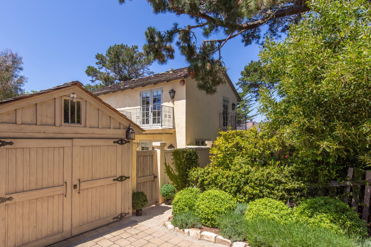 0 Southwest Sw Corner Carmel, CA 93923 - Photo 25 of 30 front view of a house with a small yard