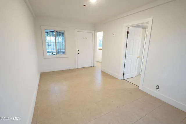 $1,500 | 439 East Florence Avenue West, Unit 441 1/2, Los Angeles, CA 90003