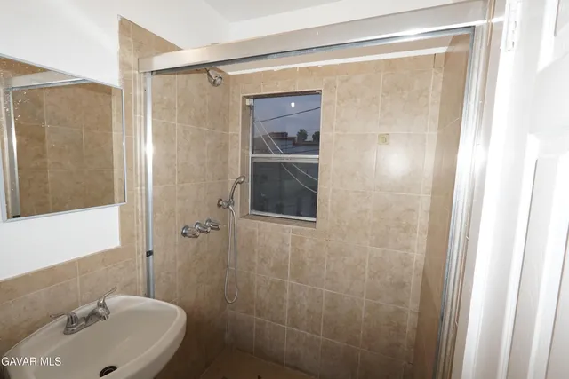 $1,500 | 439 East Florence Avenue West, Unit 441 1/2, Los Angeles, CA 90003