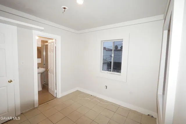 $1,500 | 439 East Florence Avenue West, Unit 441 1/2, Los Angeles, CA 90003