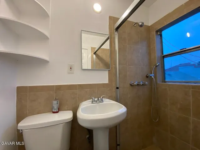 $1,500 | 439 East Florence Avenue West, Unit 441 1/2, Los Angeles, CA 90003