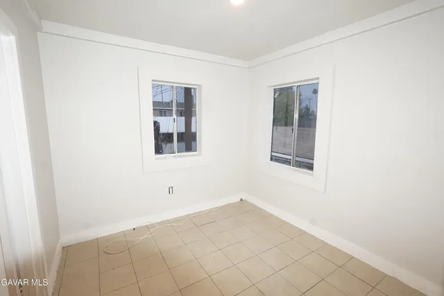 $1,500 | 439 East Florence Avenue West, Unit 441 1/2, Los Angeles, CA 90003