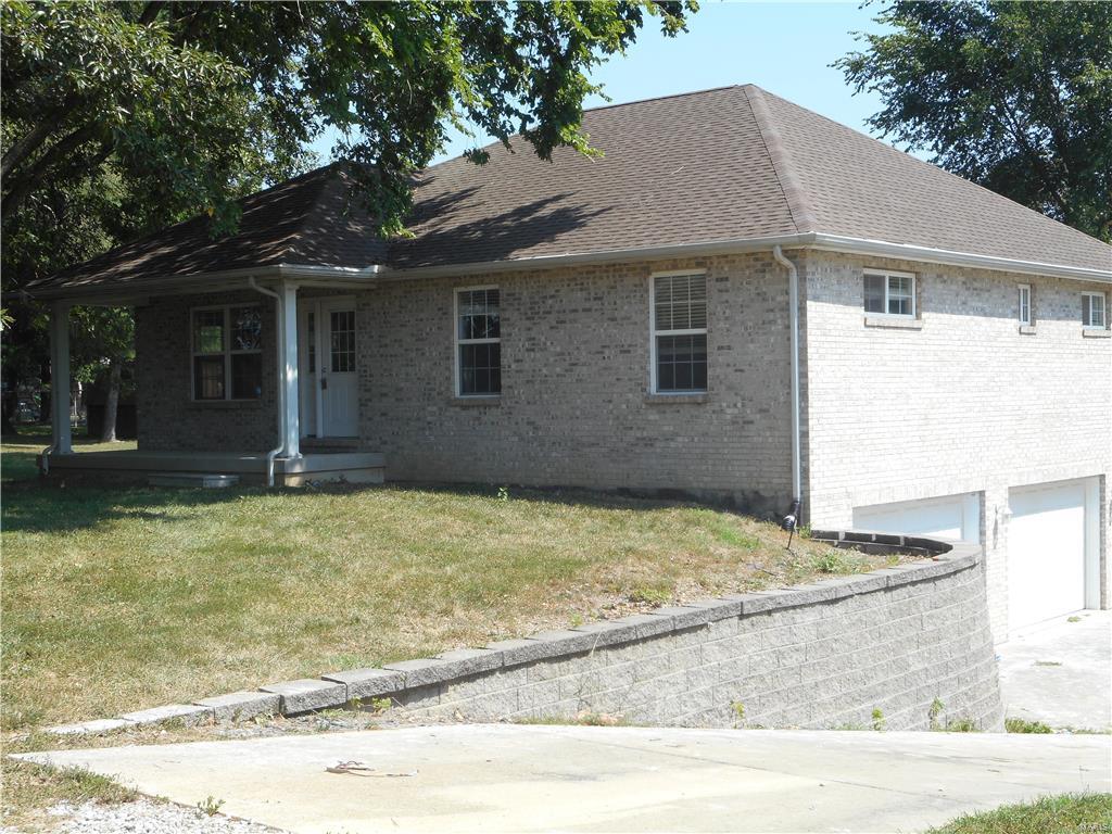 223 Holiday Dam Road Edwardsville, IL 62025 - Photo 1 of 15 Gallery Image 1