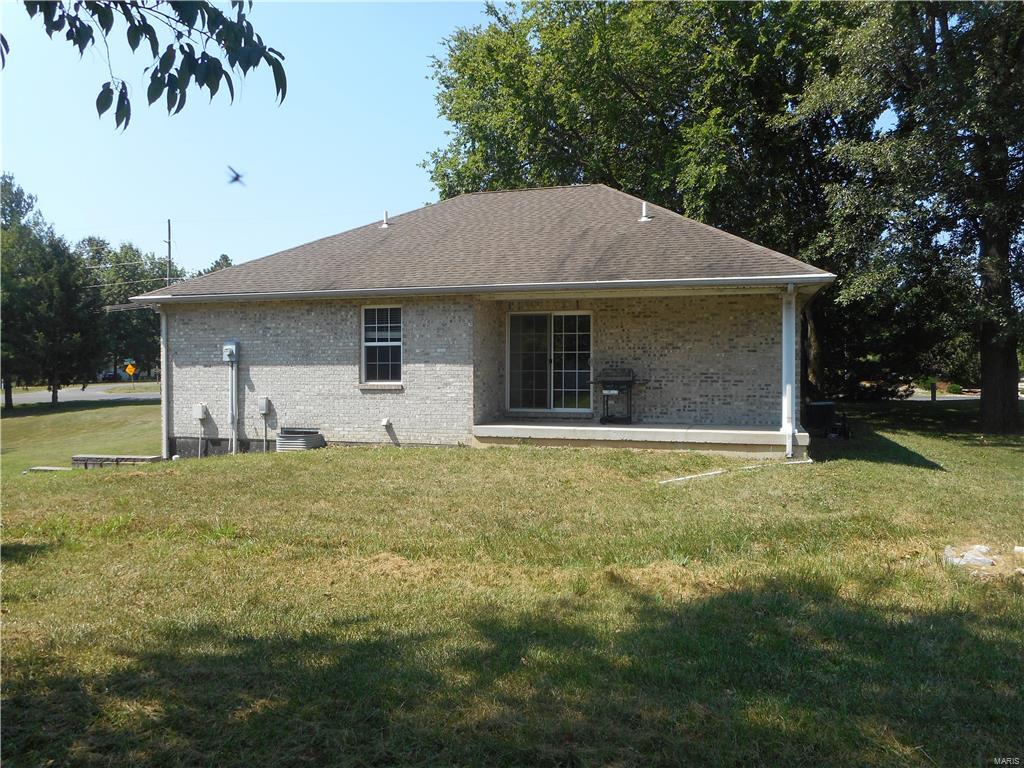 223 Holiday Dam Road Edwardsville, IL 62025 - Photo 9 of 15 Gallery Image 9