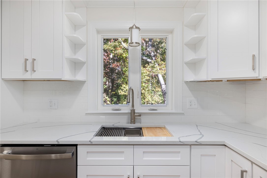 5 Pleasant View Circle Smithfield, RI 02828 - Photo 13 of 35