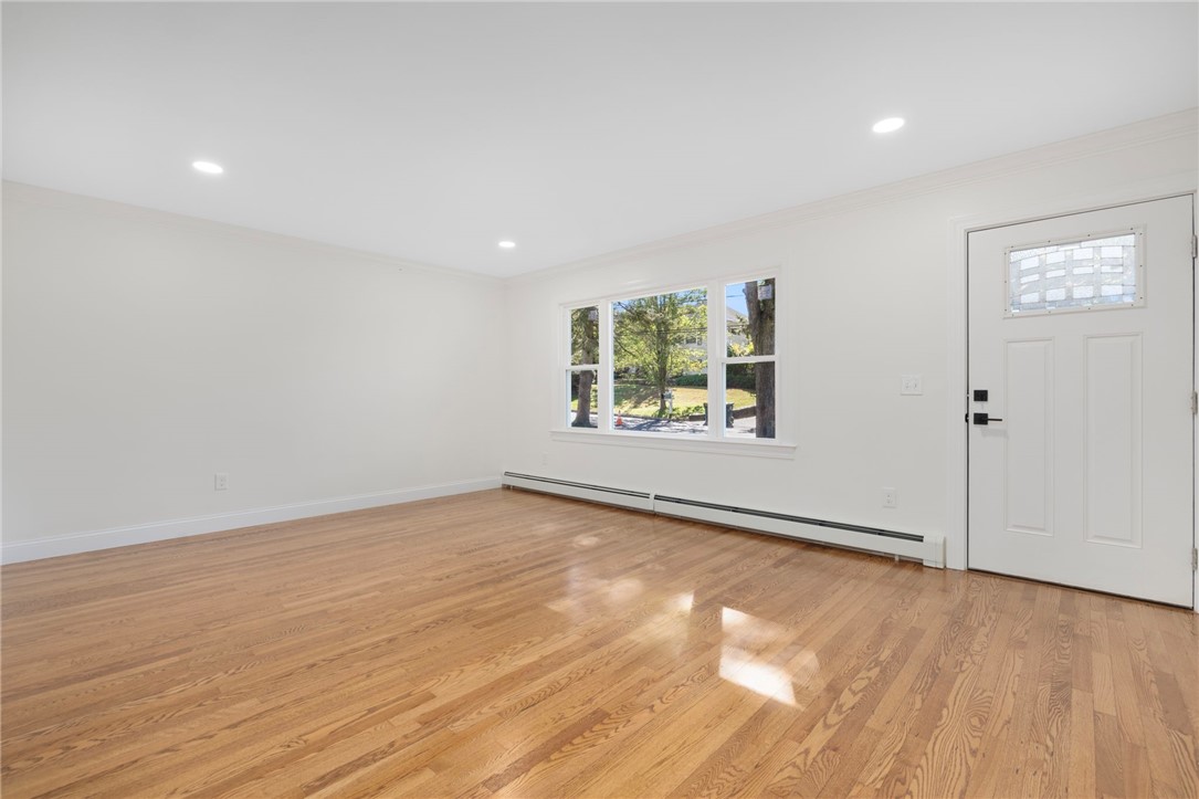 5 Pleasant View Circle Smithfield, RI 02828 - Photo 4 of 35