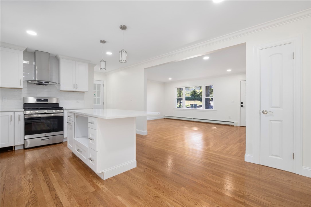 5 Pleasant View Circle Smithfield, RI 02828 - Photo 9 of 35