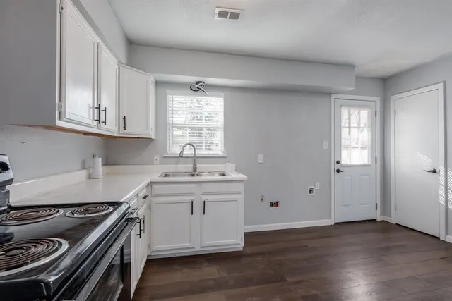 $1,725 | 2824 Lockhart Avenue, Dallas, TX 75228