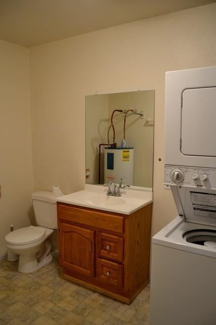 6535 Rockydale Road Cave Junction, OR 97523 - Photo 22 of 35 Bathroom w/shower, sink , toilet and sta