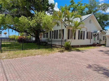 $395,000 | 315 South Bermuda Boulevard, Tampa, FL 33605