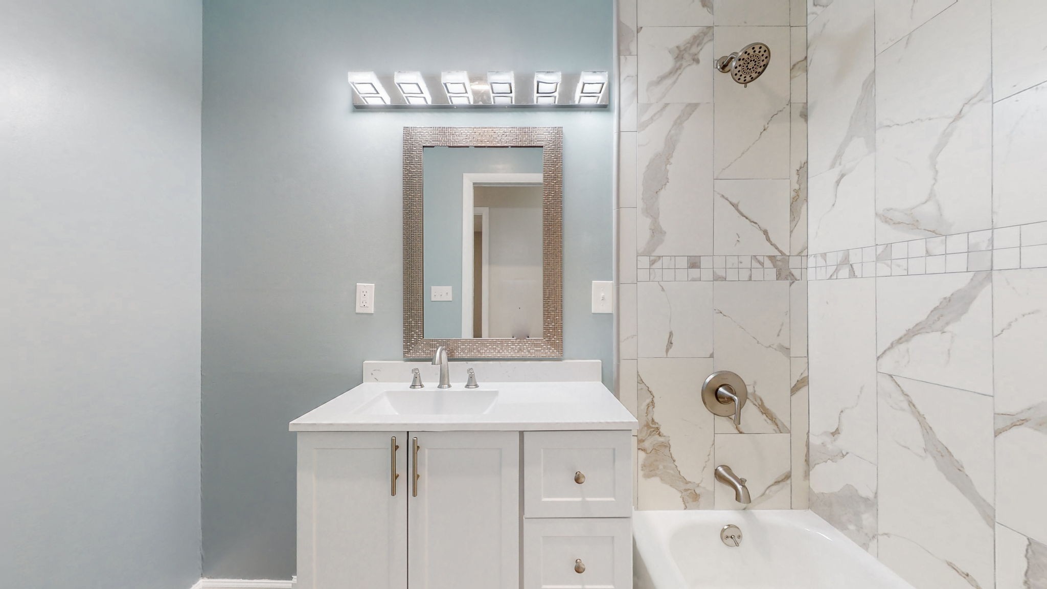 102 East Prospect Road Fayetteville, TN 37334 - Photo 20 of 32 a bathroom with a sink and a mirror