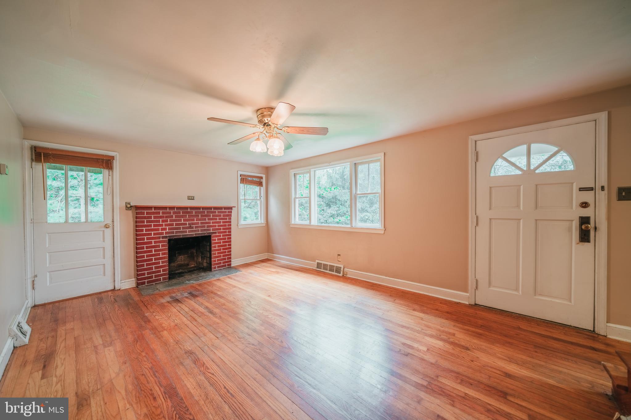 4141 Remount Road Front Royal, VA 22630 - Photo 17 of 37 Family room
