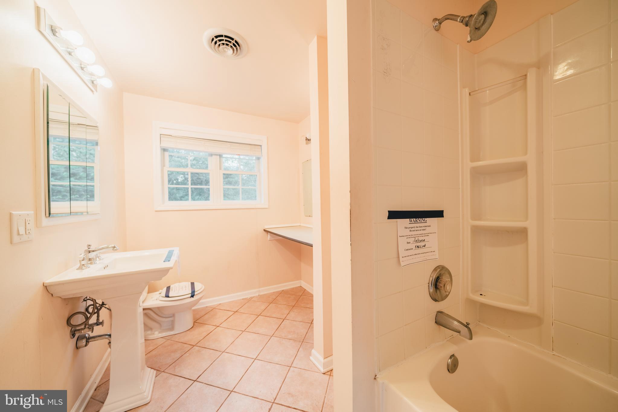 4141 Remount Road Front Royal, VA 22630 - Photo 27 of 37 Primary full bath
