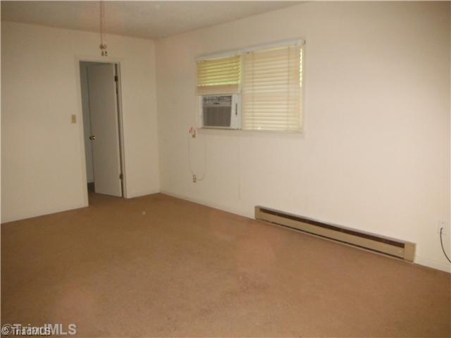 2483 Riverside Drive Lexington, NC 27292 - Photo 5 of 11 2nd Bedroom.