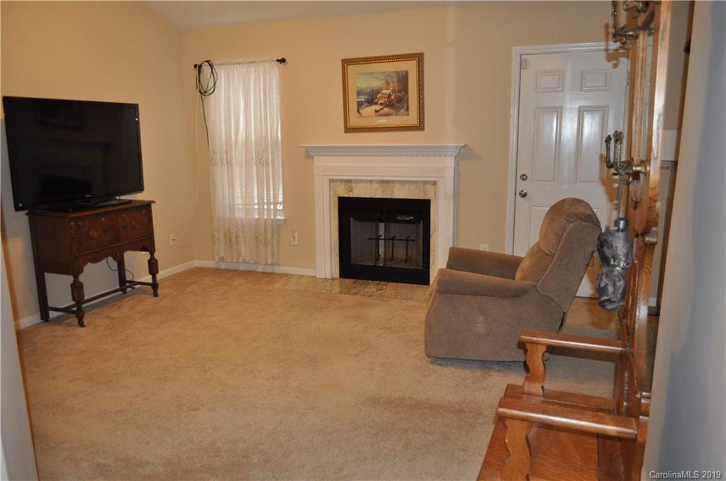4310 Lothar Ridge Lane Charlotte, NC 28216 - Photo 3 of 14 Gallery Image 3