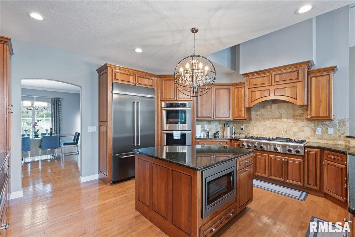 5985 Eagle Ridge Road Bettendorf, IA 52722 - Photo 16 of 69