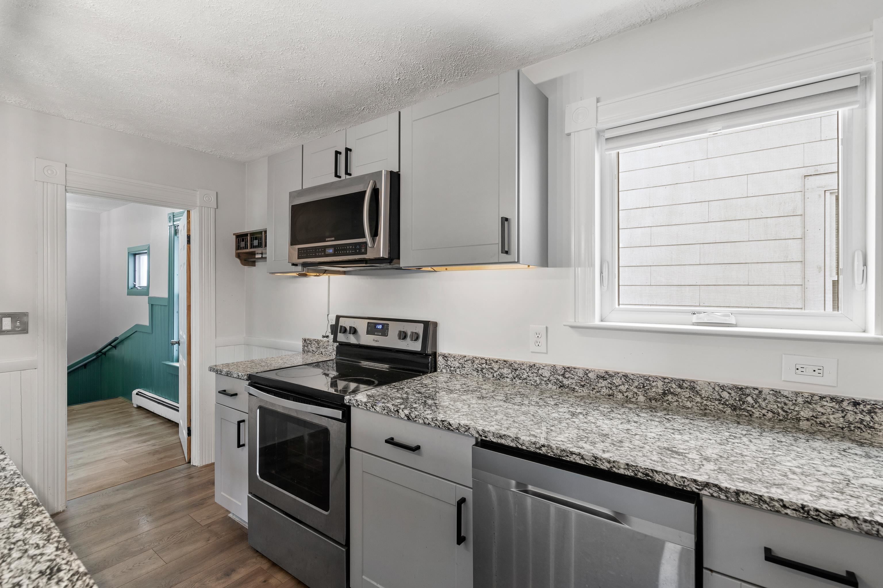 106 Bismark Street Manchester, NH 03102 - Photo 17 of 40