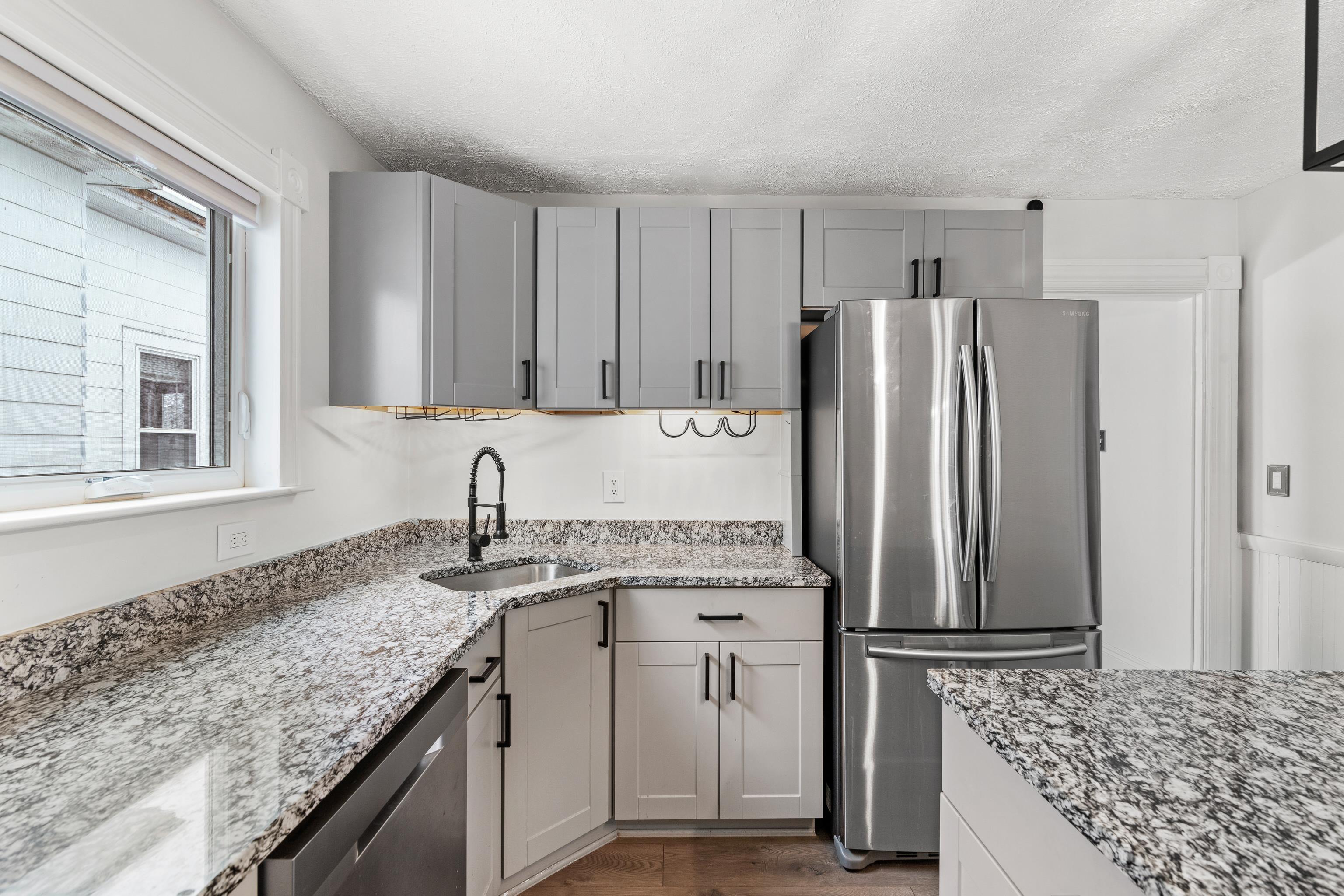 106 Bismark Street Manchester, NH 03102 - Photo 18 of 40