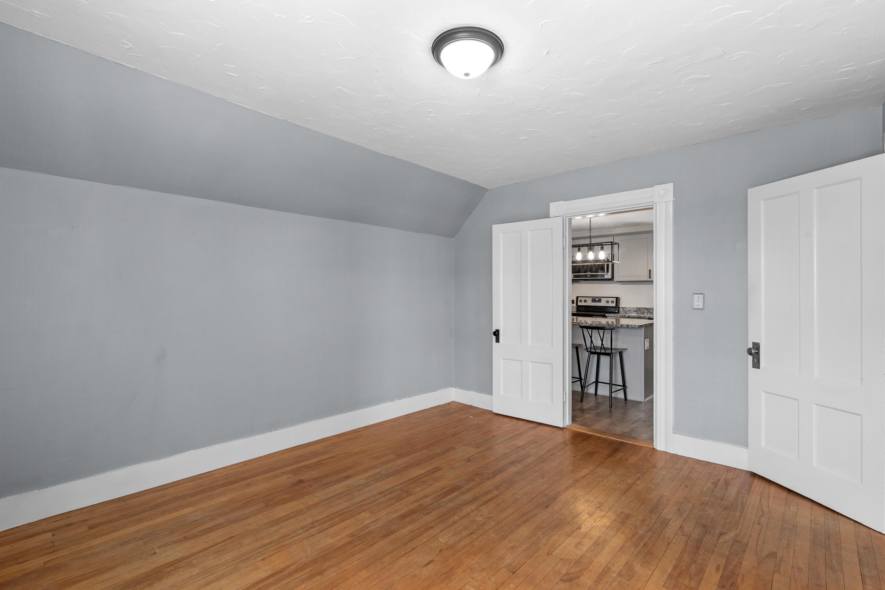 106 Bismark Street Manchester, NH 03102 - Photo 27 of 40