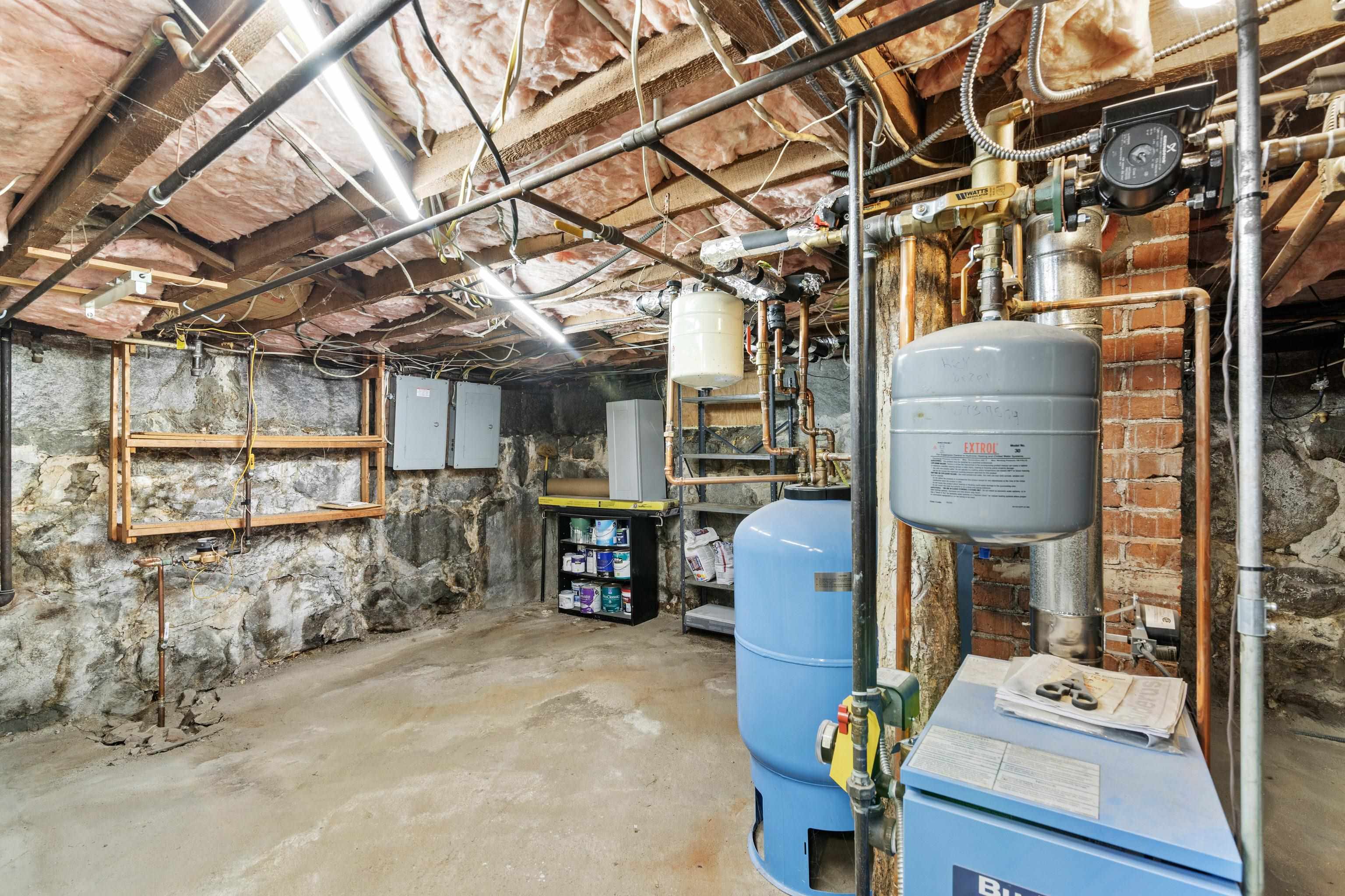 106 Bismark Street Manchester, NH 03102 - Photo 34 of 40