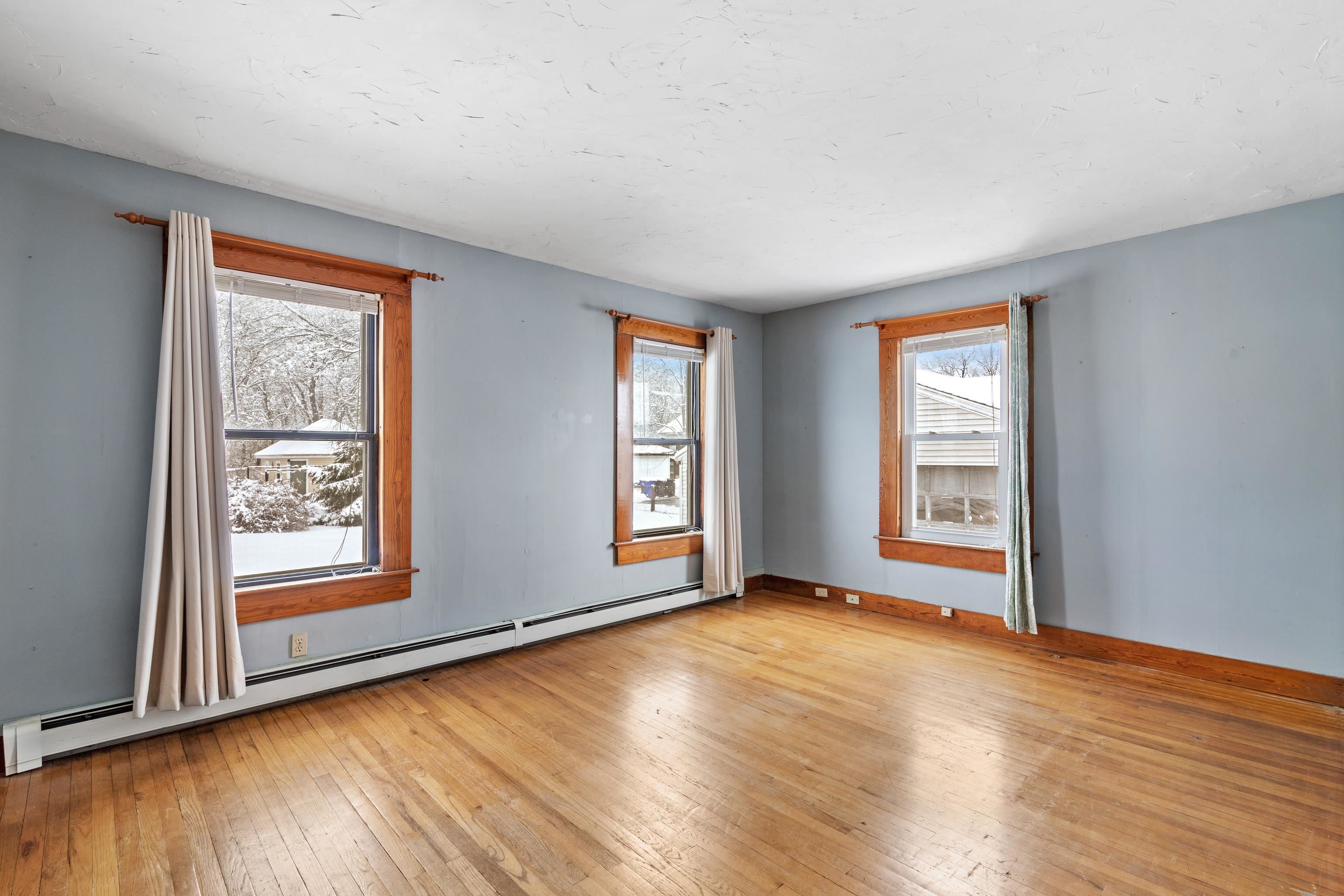 106 Bismark Street Manchester, NH 03102 - Photo 6 of 40